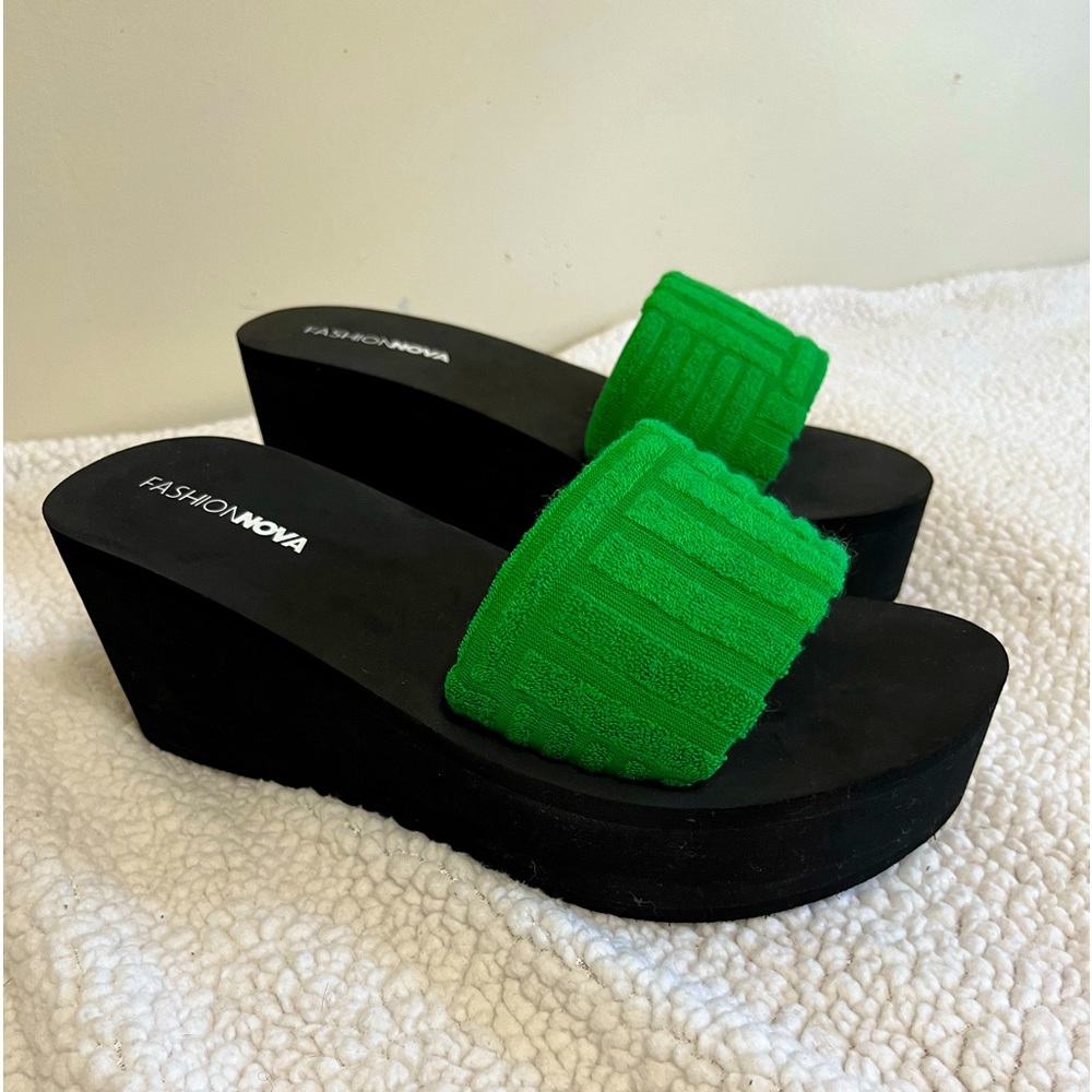 Fashion Nova Platform Slides 🪀